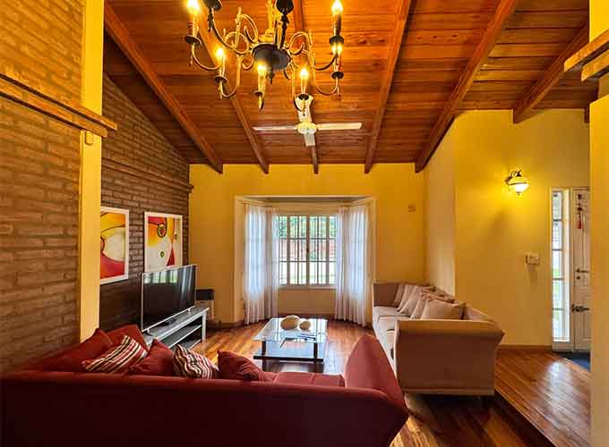 casa con pileta en barrio privado Causana