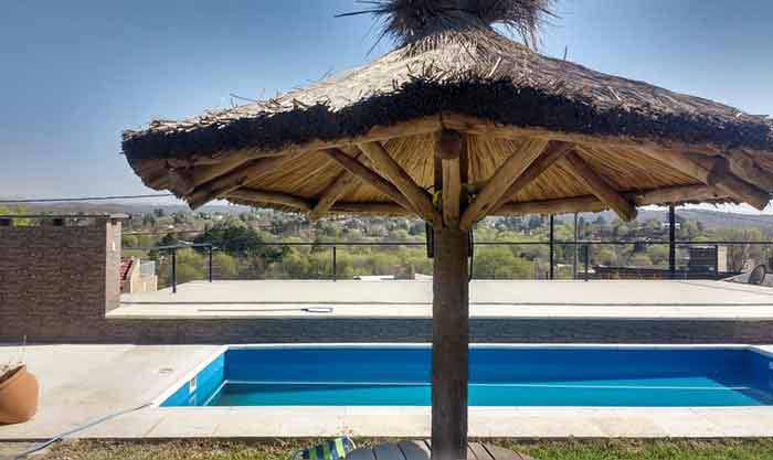 casa con patio, pileta y asador