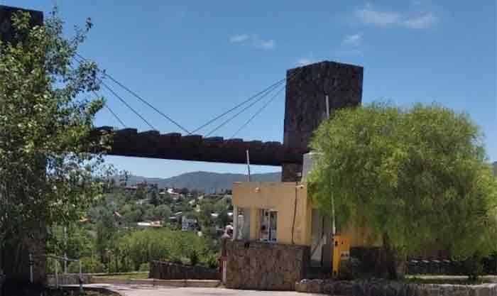 casa con patio, pileta y asador