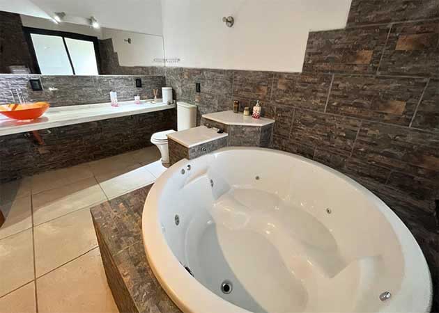 alquiler casa con 2 baños en carlos paz